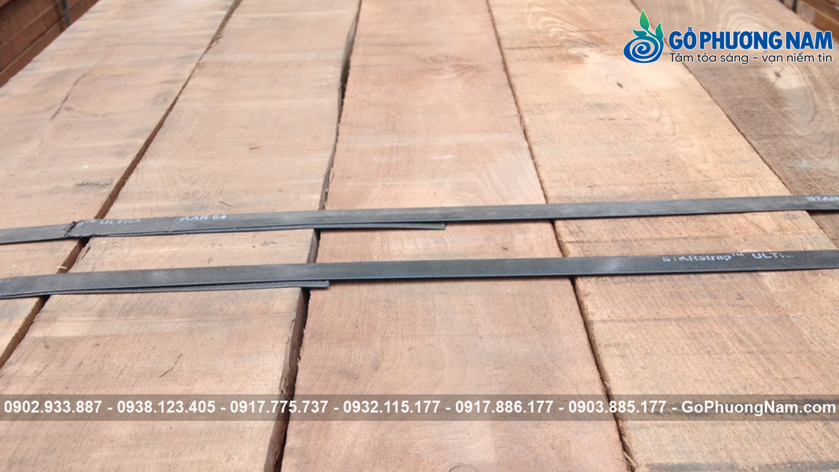 Kho gỗ óc chó nhập khẩu nguyên liệu